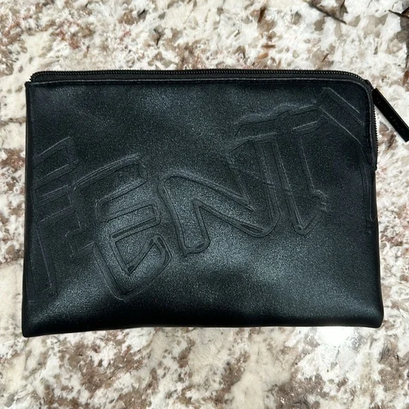 New Fenty Beauty 4 piece makeup set with black cosmetic bag - Picture 4 of 12